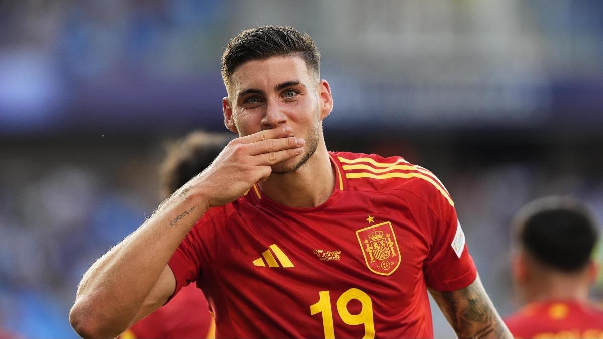 El pontanés Roberto Fernández convocado con la Selección Española de Fútbol