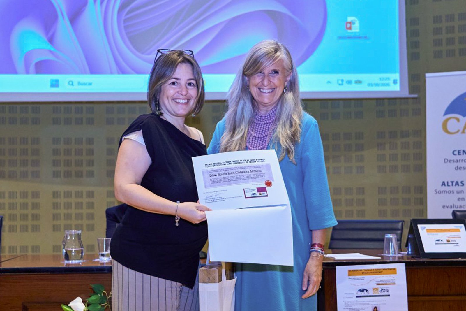 Inés Cabezas recibe el Premio Nacional al mejor Trabajo Fin de Máster sobre Altas Capacidades