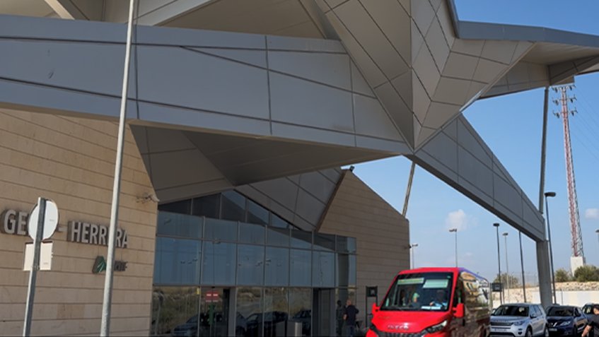 Una petición ciudadana reclama un autobús directo desde Puente Genil hasta la estación de tren Puente Genil-Herrera